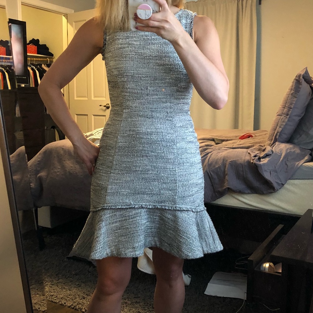 Banana republic- ruffle bottom shift dress